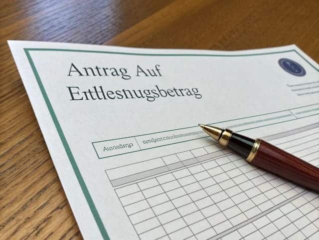 Ein Dokument mit der Aufschrift "Antrag auf Entlastungsbetrag".
